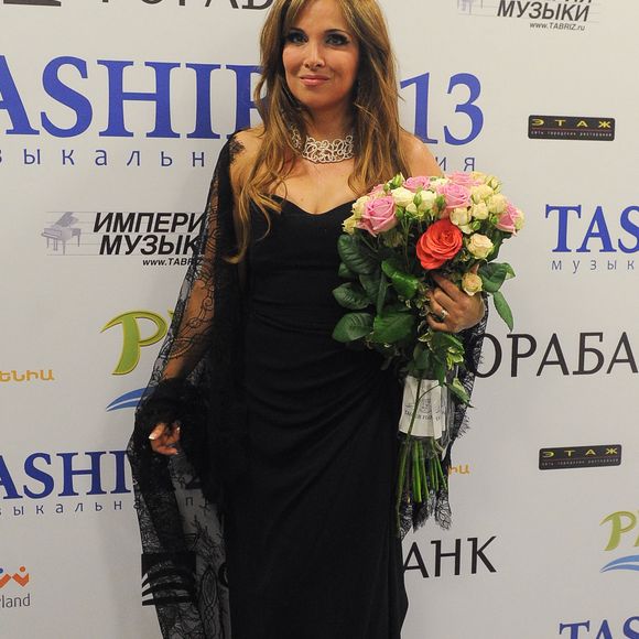 La chanteuse française Hélène Segara avant le spectacle des Tashir Music Awards 2013 au Palais du Kremlin à Moscou, Russie, le 18 mai 2013. Photo by Alexandra Mudrats/Itar-Tass/ABACAPRESS.COM
