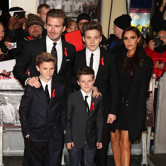 David et Victoria Beckham ont fait l’acquisition de cette maison en 2016 et depuis ils ont changé beaucoup de choses

David Beckham, Brooklyn Beckham, Cruz Beckham, Romeo Beckham, Victoria Beckham - Premiere du film "The Class of 92" un documentaire retracant l'ascension de la "classe 1992" qui a permis a Manchester United de renouer avec son glorieux passé, a Londres, le 1er decembre 2013.