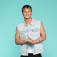 PORTRAIT "Une histoire de vie particulière" : Adrien (Secret Story 2025) a un secret qui "va faire débat dans la maison"