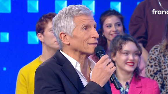 Un musicien de "N'oubliez pas les paroles" doit quitter l'émission : sa famille installée à près de 10 000 kilomètres de lui ne supporte plus son absence