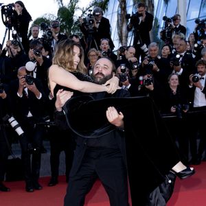 Vincent Macaigne et Laetitia Casta - Montée des marches du film « Karma » lors du 79ème Festival International du Film de Cannes, le 15 mai 2026. © Olivier Borde / Bestimage