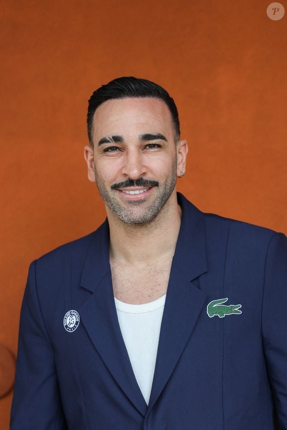 Adil Rami en tribune lors des Internationaux de France 2025 à Roland Garros le 01 juin 2025 à Paris, France. Photo de Nasser Berzane/ABACAPRESS.COM