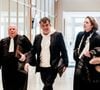 Selon "RMC", le procureur de la République aurait décidé la mise en place une mesure alternative aux poursuites judiciaires, "ce qui signifie que l'infraction a tout de même existé".
Stéphane Plaza arrive avec ses avocats Carlo Alberto Brusa et Hélène Plumet pour le verdict de son procès pour violences sur deux anciennes compagnes, à Paris, France, le 18 février 2025. © Chrstophe Clovis/Bestimage