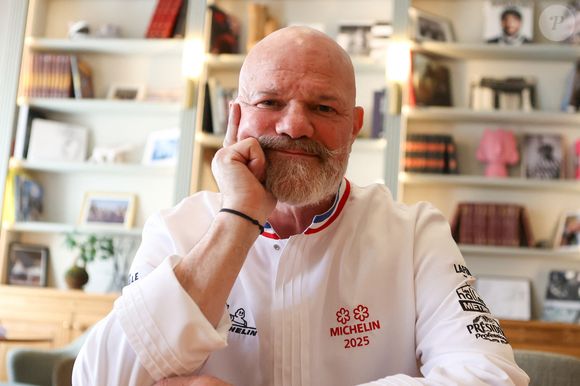 Exclusif - Le chef Philippe Etchebest dans les cuisines de son restaurant "Maison Nouvelle" à Bordeaux, le 11 avril 2025. ©Jean-Marc Lhomer/Bestimage.