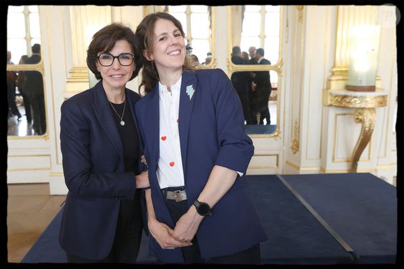 Rachida Dati, Nicole Ferroni - Dany Boon reçoit des mains de Rachida Dati le Grand Prix Raymond Devos de la langue française 2025 au Salon Jérôme du Ministère de la Culture à Paris le 21 mars 2025.  © Alain Guizard/Bestimage