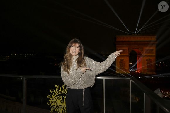 Magali Ripoll en backstage de l’émission "La grande soirée du 31 décembre de Paris" diffusée sur France 2 sur les Champs-Elysées à Paris, France, le 31 décembre 2024.  © Clovis-Tribeca/Bestimage