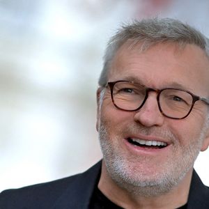Avec le recul, Laurent Ruquier considère cette expérience comme une possible "erreur", mais assure ne nourrir aucun regret. 

Laurent Ruquier lors de la séance photo de « Les Grosses Têtes » dans le cadre du 17e Festival du film francophone d'Angoulême, le 29 août 2024 à Angoulême, en France. Photo de Franck Castel/ABACAPRESS.COM