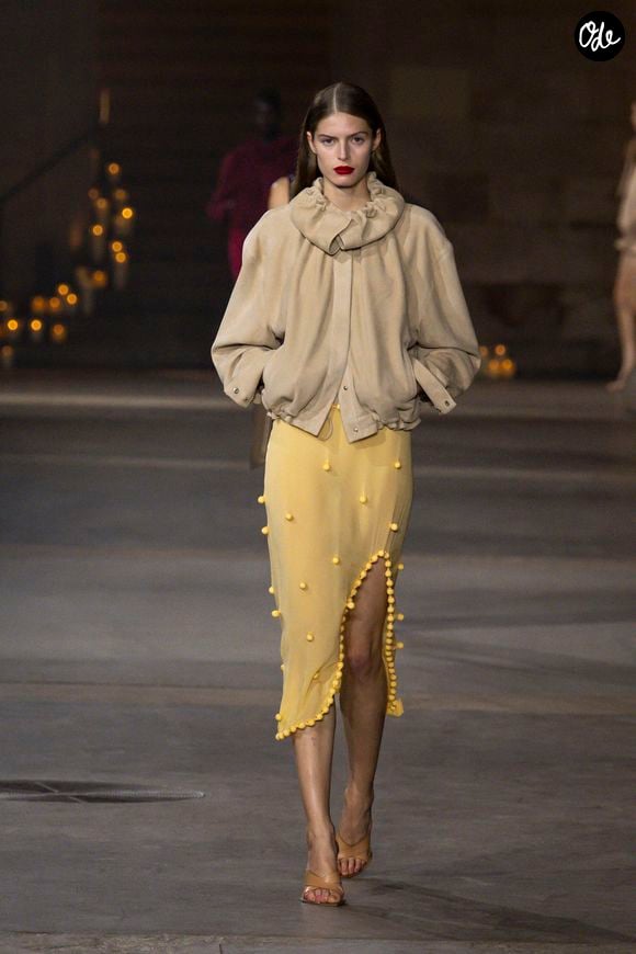 Défilé Victoria Beckham Collection Femme Prêt-à-Porter Printemps/Eté 2027 lors de la Fashion Week de Paris, le 2 octobre 2026. © Bestimage