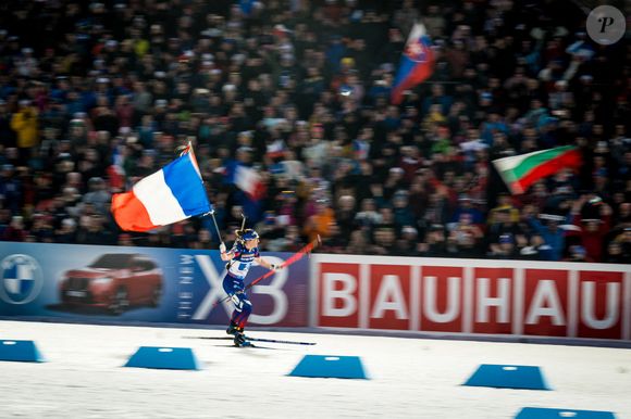 Julia Simon de France gagne la course de relais féminine (4 x 6 km) pendant la Coupe du monde IBU de biathlon 2025 à Nove Mesto na Morave, République tchèque, le 9 mars 2025. Photo by Jaroslav Svoboda/CTK Photo/ABACAPRESS.COM