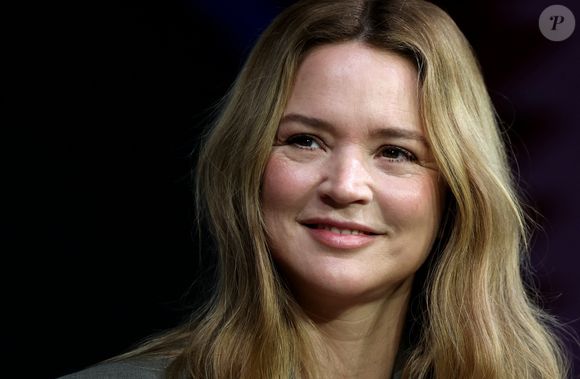L’actrice reconnaît avoir parfois gardé le silence dans des situations similaires.

Virginie Efira lors d'une conversation avec V.Efira et C.Mastroianni dans le cadre de la 22ème édition du Festival International du Film de Marrakech, Maroc, le 30 novembre 2025. © Dominique Jacovides/Bestimage