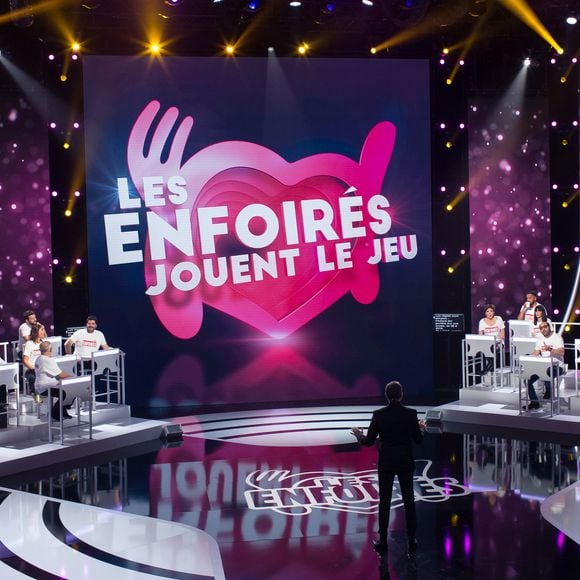 Si vous pensiez que la troupe des Enfoirés ne pouvait plus vous surprendre, elle compte bien vous prouver le contraire.

Exclusif - Nikos Aliagas, Amel Bent, Laure Pester (Lorie), Michael Youn, Mimie Mathy, Gérard Jugnot, Zazie, Claudio Capéo, Patrick Fiori, Kad Merad, Liane Foly, Jenifer Bartoli, Slimane, Patrick Bruel, Christophe Willem - Enregistrement de l'émission "Les enfoirés jouent le jeu"
Cyril Moreau / Bestimage