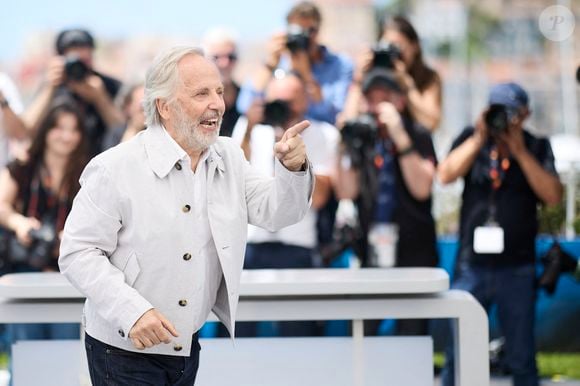 Fabrice Luchini - Photocall du film "Marcello Mio" (Compétition) lors du 77ème Festival International du Film de Cannes (14 - 25 mai 2024), le 22 mai 2024. 
© Moreau / Jacovides / Bestimage