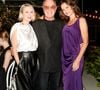 Une icône de style l'a récemment adopté avec brio, à savoir Katie Holmes, prouvant que cette association promet de captiver tous les regards. 

Naomi Watts, Jason Bard Yarmosky et Katie Holmes. - Le créateur Michael Kors a célébré son 45e anniversaire lors d'un événement spécial organisé à The Hedges, à East Hampton. © Backgrid USA / Bestimage