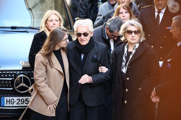 Aurore Berger, Bernard d'Ormale, mari de Brigitte Bardot, arrivant à l'église Notre-Dame de l'Assomption pour la cérémonie funéraire de l'actrice française Brigitte Bardot, à Saint-Tropez, dans le sud-est de la France, le 7 janvier 2026. L'actrice française Brigitte Bardot, symbole de la libération sexuelle dans les années 1950 et 1960, qui s'est réinventée en défenseuse des droits des animaux et a embrassé des opinions d'extrême droite, est décédée le 28 décembre 2025 à l'âge de 91 ans. Photo par Raphael Lafargue/ABACAPRESS.COM