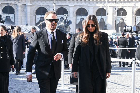 Tom Ford, créateur américain.

Rome, Italie : Rome, décès de Valentino Garavani - Funérailles à la Basilique Santa Maria degli Angeli e dei Martiri - Sur la photo : Tom Ford (Credit Image : © Maurizio D'Avanzo/IPA via ZUMA Press)