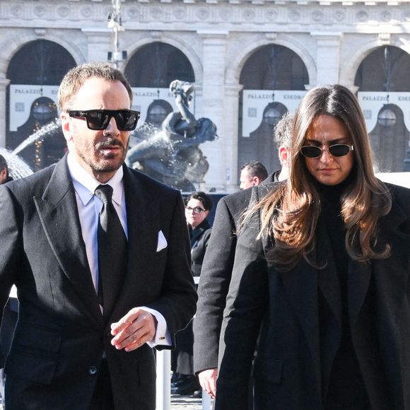Tom Ford, créateur américain.

Rome, Italie : Rome, décès de Valentino Garavani - Funérailles à la Basilique Santa Maria degli Angeli e dei Martiri - Sur la photo : Tom Ford (Credit Image : © Maurizio D'Avanzo/IPA via ZUMA Press)
