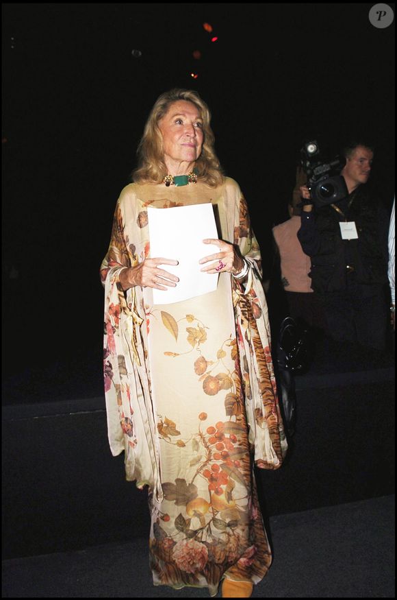 Marta est un hommage à Marta Marzotto, la grand-mère de Beatrice Borromeo.

Marta Marzotto lors du défilé de mode "Rocco Barocco" à Milan en 2006. © SGP / BESTIMAGE