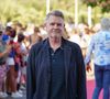 Il affirme que cette organisation, pourtant controversée, l’a aidé à sortir de la drogue et à se reconstruire.

Xavier Deluc - Festival "Les Hérault du Cinéma et de la Télé 2025" au Cap d'Agde le 21 juin 2025. © Anne-Sophie Guebey/Bestimage