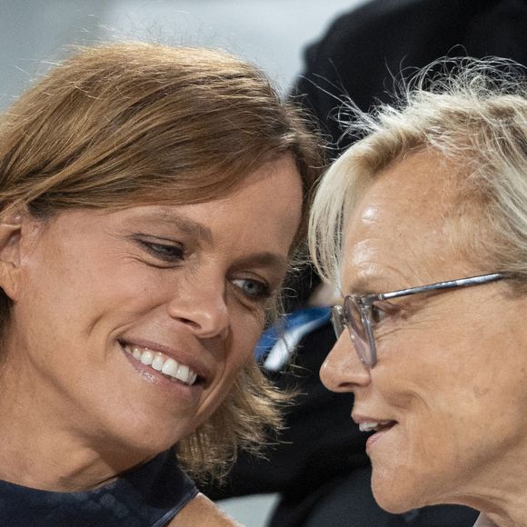 Cela fera 20 ans l'an prochain que Muriel Robin et Anne Le Nen sont en couple...

Muriel Robin et sa femme Anne Le Nen dans les tribunes lors des Internationaux de France de Tennis de Roland Garros 2025, à Paris, France © Jacovides-Moreau/Bestimage