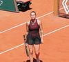 Les internautes ont surtout remarqué son impressionnant collier incrusté de pierres précieuses porté avec sa tenue Nike.

Aryna Sabalenka lors de son match - Internationaux de France de Tennis de Roland Garros 2026 - Jour 03 à Paris, France le 26 Mai 2026.

© Bertrand Rindoff/Bestimage
