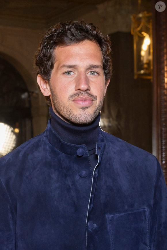 Victor Belmondo, nouvel ambassadeur de Berluti, nouvel ambassadeur de Berluti,  - Photocall pour les 130 ans de Berluti lors de la fashion week à Paris le 22 janvier 2025. © Olivier Borde /Bestimage