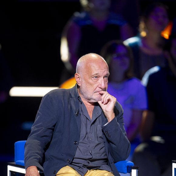 Exclusif - François Berléand lors de l'enregistrement de l'émission "La Boîte à secrets", présentée par F.Bollaert et diffusée le 26 septembre 2025 sur France 3, dans les studios du Lendit à Saint-Denis, Seine Saint-Denis, France, le 8 septembre 2025. © Pierre Perusseau/Bestimage