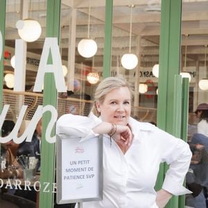 Exclusif - La cheffe étoilée Hélène Darroze vient d'ouvrir un nouveau restaurant bistronomique dédiée aux burgers haut de gamme "Jòia Bun" au 16 de la rue Michodière dans le 2ème arrondissement de Paris, France, le 16 mars 2023. © Jack Tribeca/Bestimage