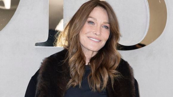 Carla Bruni nous ouvre les portes d’une pièce unique de sa maison, située dans la Villa Montmorency à Paris