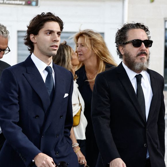 Carlo Agostinelli (fils de Mathilde Favier), Guillaume Gallienne - Arrivées aux obsèques de Nicolas Altmayer en l’Église de Saint-Germain-des-Prés à Paris le 31 aout 2026. 

© Dominique Jacovides-Cyril Moreau/Bestimage