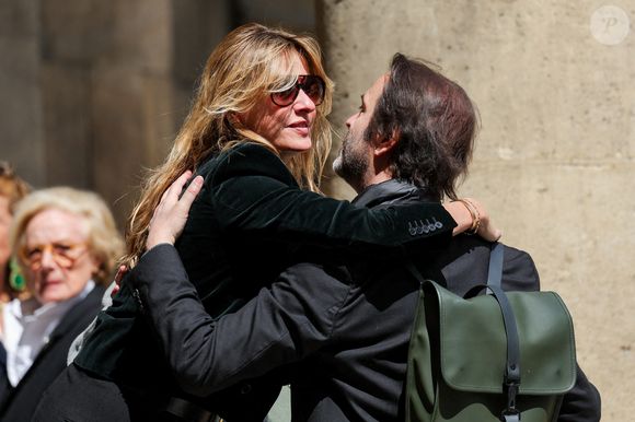 Sarah Poniatowski (Lavoine) -  Arrivées aux obsèques du prince Jean-Stanislas Poniatowski en l'Eglise polonaise à Paris, France, le 29 avril 2024. © Jacovides-Moreau/Bestimage