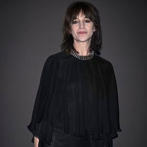 Charlotte Gainsbourg - Photocall du dîner "Women In Motion, Kering", Place de la Castre lors du 78ème Festival International du Film de Cannes le 18 mai 2025. © Olivier Borde/Bestimage