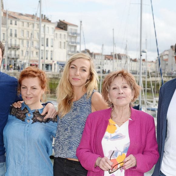 Photo d'archives du 12 septembre 2015 des acteurs David Mora, Valérie Karsenti, Amélie Etasse, Marion Game, Loup-Denis Elion lors du photocall de 'Scènes de ménages' pendant le 17e Festival Fiction La Rochelle. Photo by Pascal Baril/ABACAPRESS.COM
