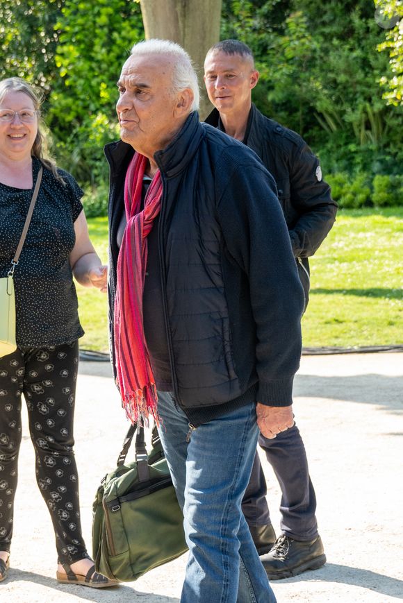 Dans les colonnes de "Monaco Matin", il a confié : "Maintenant, je vis comme un Corse, avec des Corses".

Michel Fugain à l'enregistrement de l'émission "Laurent Gerra , l’anniversaire évènement, la voix est libre", le 28 avril 2025. 

Photo : Yehiel Chekroune / Bestimage