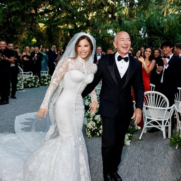 Jeff Bezos et Lauren Sánchez ont célébré leur union dans la plus grande démesure, comme seuls les ultra-riches savent le faire...

Lauren Sanchez a épousé le milliardaire et patron d'Amazon Jeff Bezos à Venise dans une robe Dolce & Gabbana.