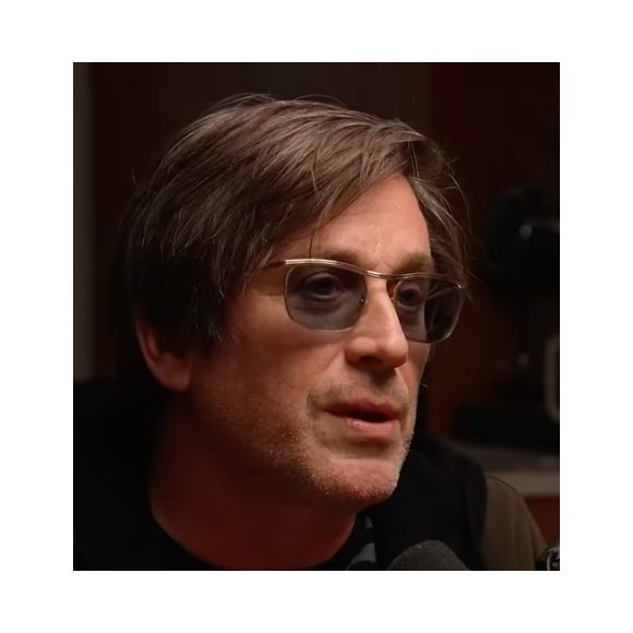 Thomas Dutronc mis à l'honneur dans le podcast Coloscopie de Laurent Baffie (Capture d'écran).