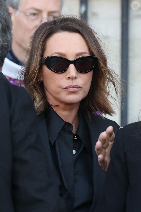 Laura Smet - Obsèques de Nathalie Baye en l'église Saint-Sulpice à Paris le 23 avril 2026. © Dominique Jacovides - Coadic Guirec / Bestimage