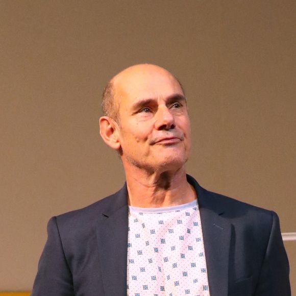 Notamment avec la drogue, sujet qu'il avait abordé en octobre dernier sur RTL

Exclusif - Bernard Campan salut le public à la fin de la Générale de la Pièce "Check Up" au Théâtre Antoine à Paris, France © Bertrand Rindoff / Bestimage