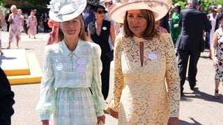À Royal Ascot, Carole Middleton et sa belle-fille française Alizée brillent en l’absence de dernière minute de Kate