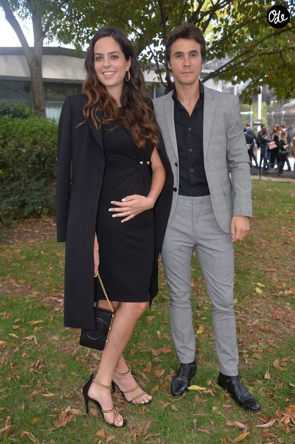 Anouchka Delon enceinte et Julien Dereims - Arrivées au défilé Elie Saab "Collection Prêt-à-Porter Printemps/Eté 2020" lors de la Fashion Week de Paris, le 28 septembre 2019. 

© Veerren Ramsamy - Christophe Clovis / Bestimage