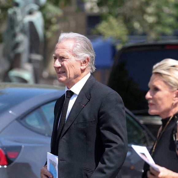 Sophie Davant et son compagnon William Leymergie seront prochainement réunis sur scène

Sophie Davant et son compagnon William Leymergie - Sorties des obsèques de Philippe Labro en l'église de Saint-Germain-des-Prés à Paris le 13 juin 2025. © Dominique Jacovides - Christophe Clovis / Bestimage