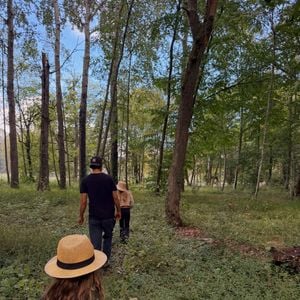 Ce cadre préservé leur permet de profiter au quotidien d'un mode de vie paisible et proche de la nature.