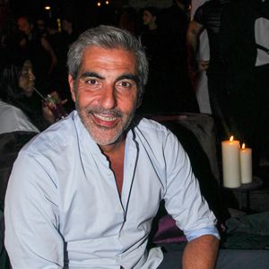 Depuis, Ary Abittan a pu faire le tri dans ses contacts.

Ary Abittan lors de la soirée Sax 54 à l'Hôtel Sax de Paris, France, le 19 septembre 2025. © Philipe Baldini/Bestimage