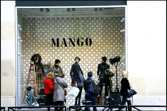 Illustration - Le magasin Mango Boulevard Haussman à Paris - 10/10/2007 © CELINE BONNARDE / BESTIMAGE