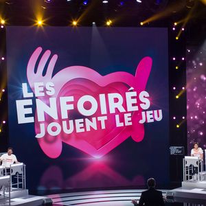 Nikos Aliagas, Amel Bent, Laure Pester (Lorie), Michael Youn, Mimie Mathy, Gérard Jugnot, Zazie, Claudio Capéo, Patrick Fiori, Kad Merad, Liane Foly, Jenifer Bartoli, Slimane, Patrick Bruel, Christophe Willem - Enregistrement de l'émission "Les enfoirés jouent le jeu", qui sera diffusée le 30 novembre en prime time sur TF1. Le 18 novembre 2019
Cyril Moreau / Bestimage