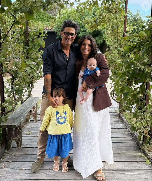 C'est encore une petite fille qui a pointé le bout de son nez et cette dernière donne déjà du fil à retordre à ses parents.

Jean-Pascal Lacoste et sa femme Delphine Tellier sur Instagram