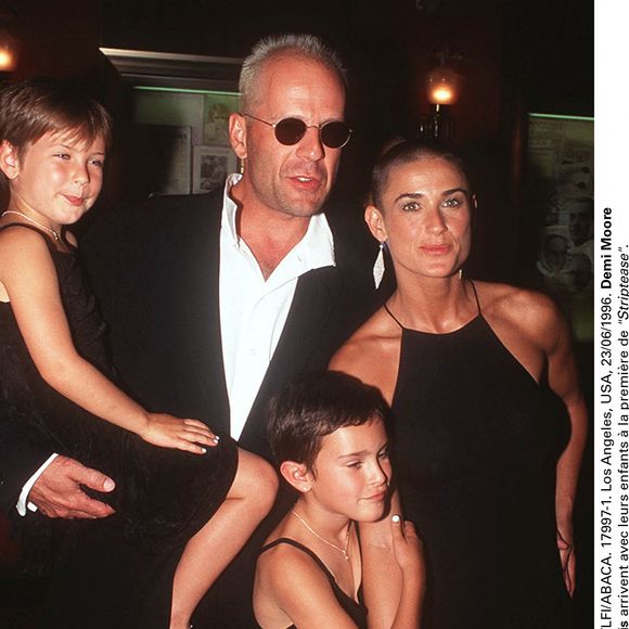 Demi Moore et Bruce Willis arrivent avec leurs enfants à la première de Striptease, USA le 23 juin 1996. Photo by LF/Avalon/ABACAPRESS.COM