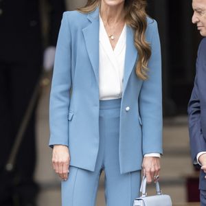 La princesse souhaite désormais remettre en avant son engagement pour l’éducation et le développement des jeunes enfants.

Son Altesse Royale, Catherine, Princesse de Galles (Catherine (Kate) Middleton, princesse de Galles), visite de 2 jours en Italie. À son arrivée à la mairie de Reggio Emilia, elle est accueillie par le maire de la ville, Marco Massari, le 13 mai 2026. © GoffPhotos/Bestimage