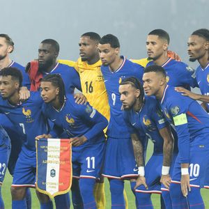 Les joueurs de l'équipe de France posent pour une photo d'équipe lors du match de football de qualification pour la coupe du monde 2026 opposant la France à Azerbaïdjan (3-0) au Parc des Princes à Paris, France, le 10 àctobre 2025. © Cyril Moreau/Bestimage