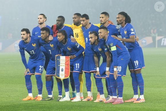 Les joueurs de l'équipe de France posent pour une photo d'équipe lors du match de football de qualification pour la coupe du monde 2026 opposant la France à Azerbaïdjan (3-0) au Parc des Princes à Paris, France, le 10 àctobre 2025. © Cyril Moreau/Bestimage