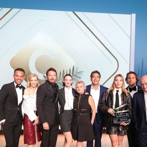 la direction prend une grande décision en faveur des employés

Exclusif - Mohamed Bouhafsi, Celine Salette, Samuel Lebihan, Charlotte Le Bon, Anne-Elisabeth Lemoine, Patrick Cohen, Santa, Bertrand Chameroy, Pierre Lescure sur le plateau de l'émission "C à vous" lors du 77ème Festival International du Film de Cannes (14 - 25 mai 2024), le 24 mai 2024. 
© Jack Tribeca / Bestimage